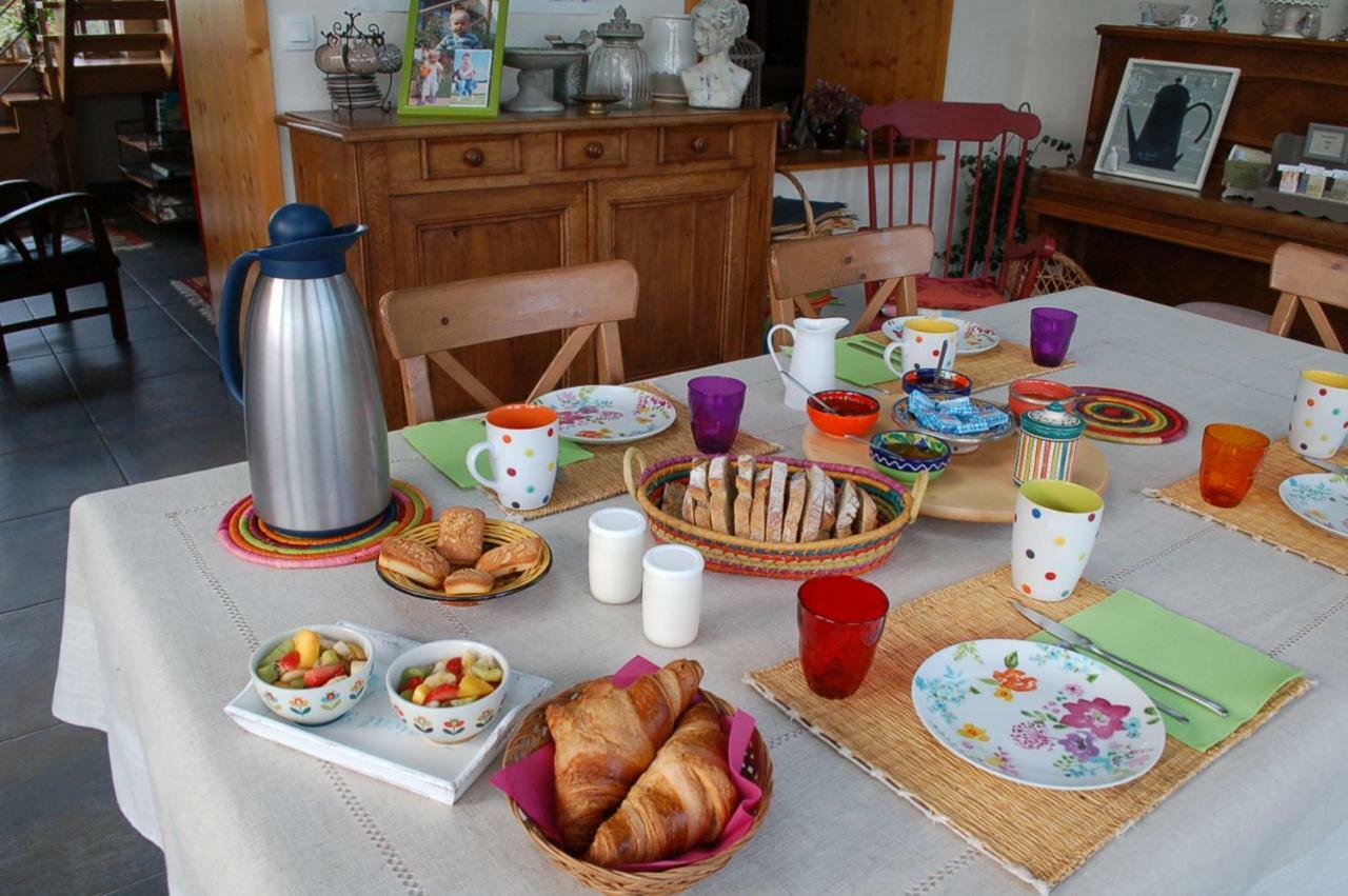 B&B La Maison Des Collines Autour Chambres D'Hotes La Chapelle  ภายนอก รูปภาพ